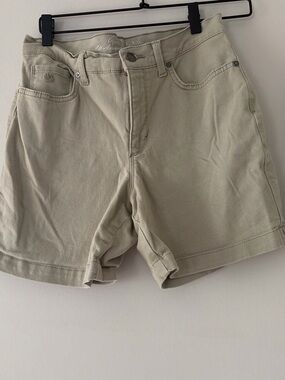 Gloria Vanderbilt Khaki Green Cotton Shorts